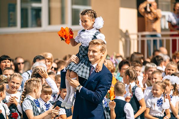 торжественная линейка торжественная линейка